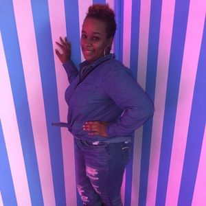 Meet your Posher, Rayna